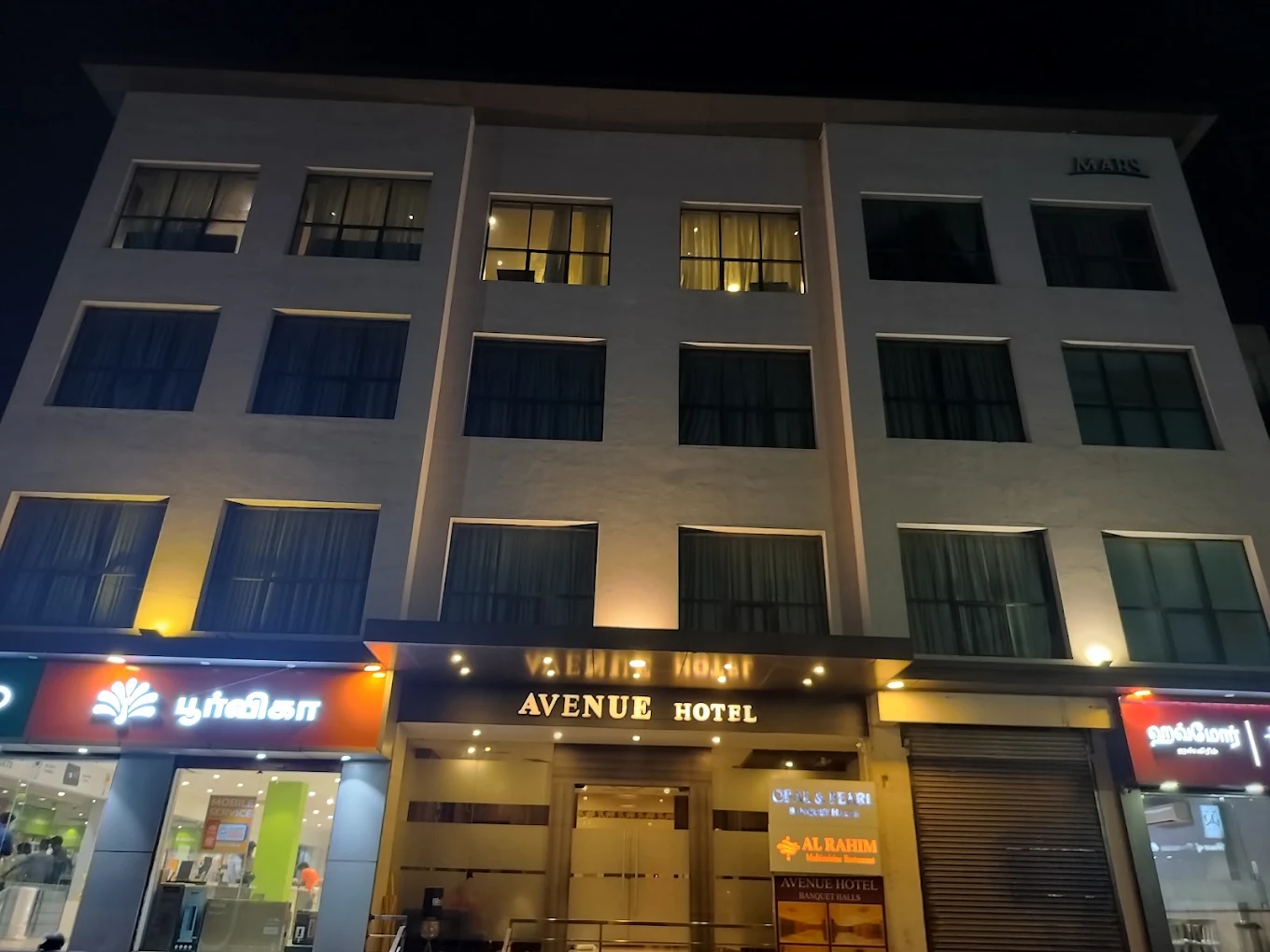 Avenue Hotel
